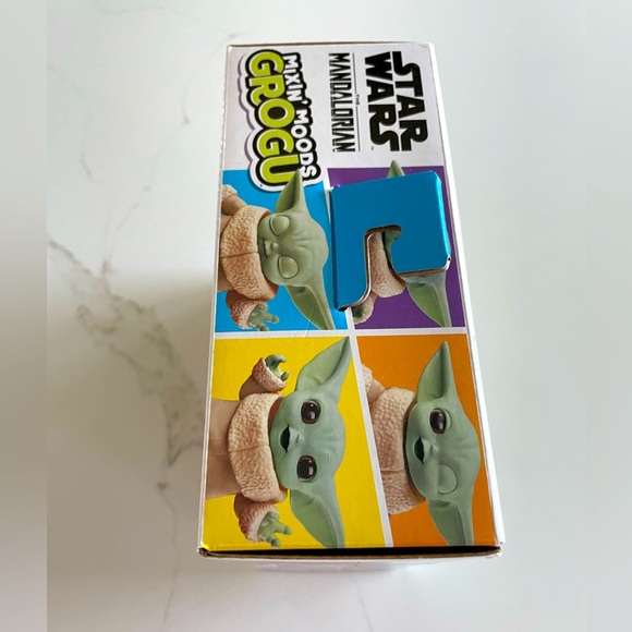 STAR WARS Mixin' Moods Grogu, 20+ Posable Expressions, 5” Tall Grogu Toy. New. - Picture 4 of 9